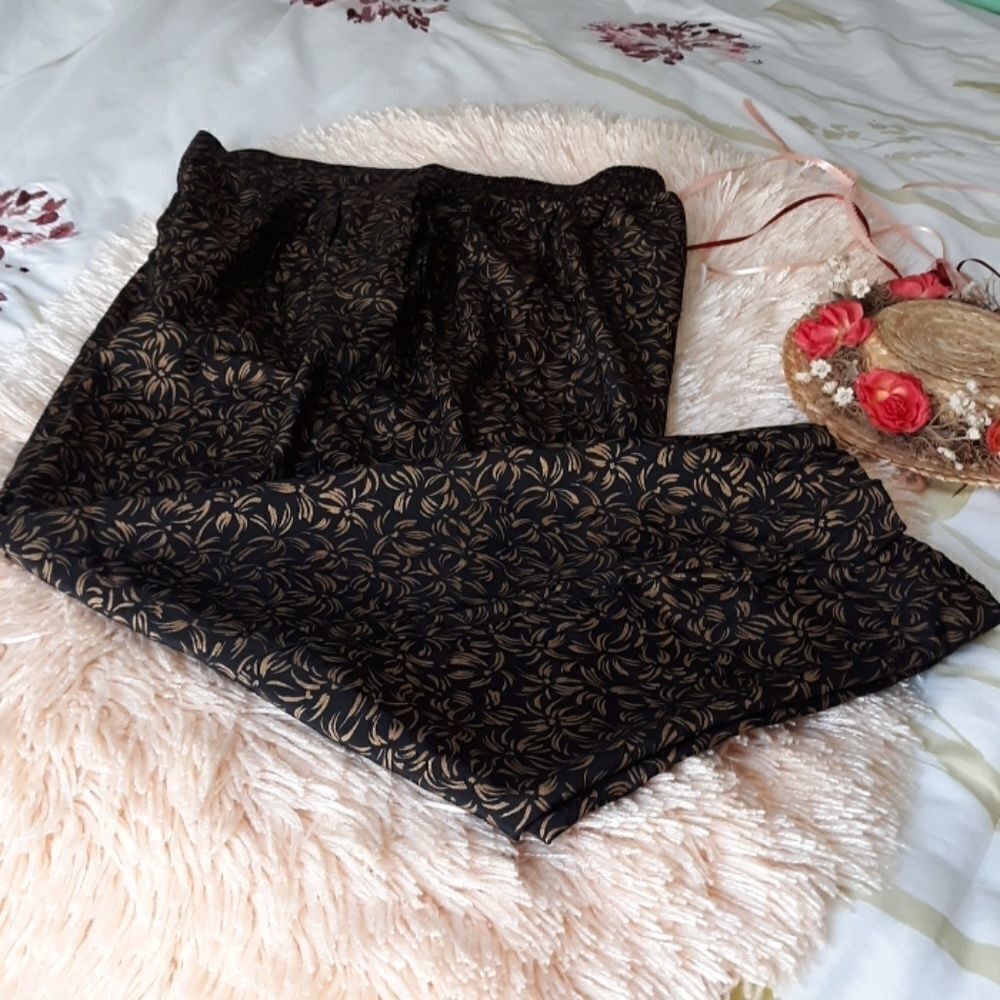 Maggie Lawrence Black &Gold Elastic Waist  SIZE L